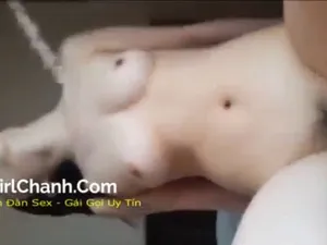 Quá nứng… Em gái rên sướng lên đỉnh trong tư thế “cưỡi ngữa”